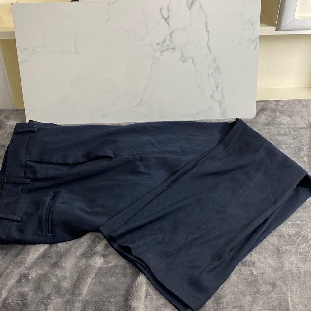 Kenneth Cole 32x32
